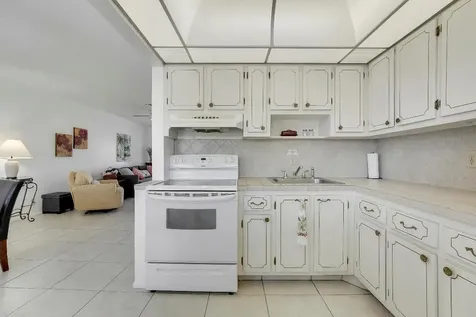 2132 NE 1st Way Boynton Beach FL 33435