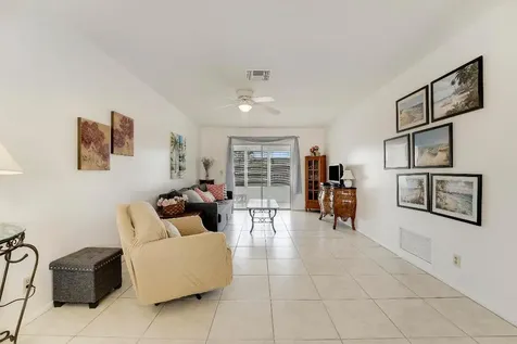 2132 NE 1st Way Boynton Beach FL 33435