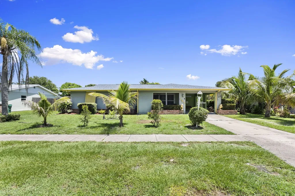 127 NE Penlynn Avenue Port St Lucie FL 34983