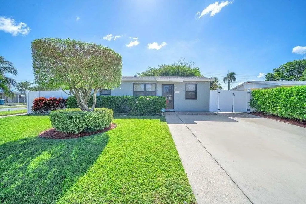 212 NW 11th Avenue Boynton Beach FL 33435