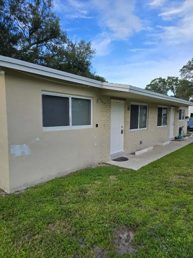 4951 SW 28th Terrace Fort Lauderdale FL 33312