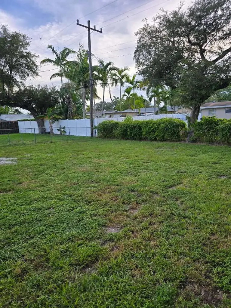 4951 SW 28th Terrace Fort Lauderdale FL 33312