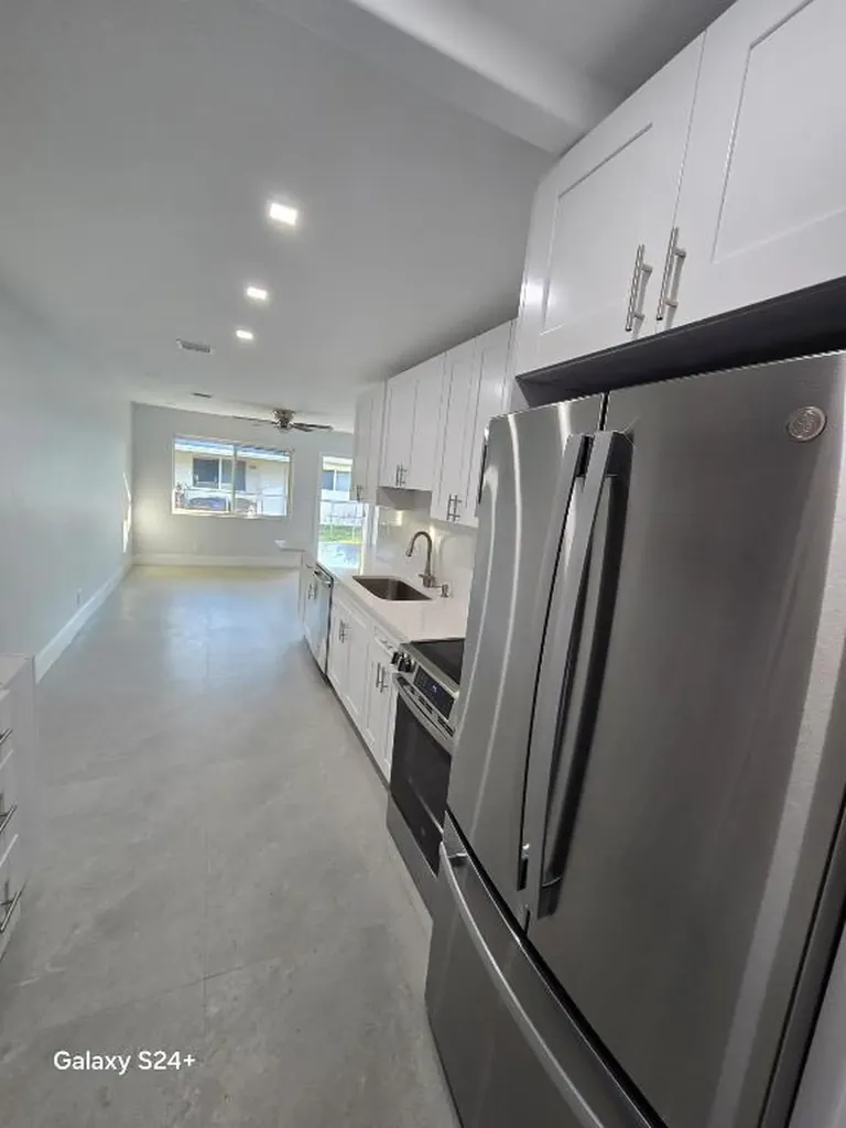 4951 SW 28th Terrace Fort Lauderdale FL 33312