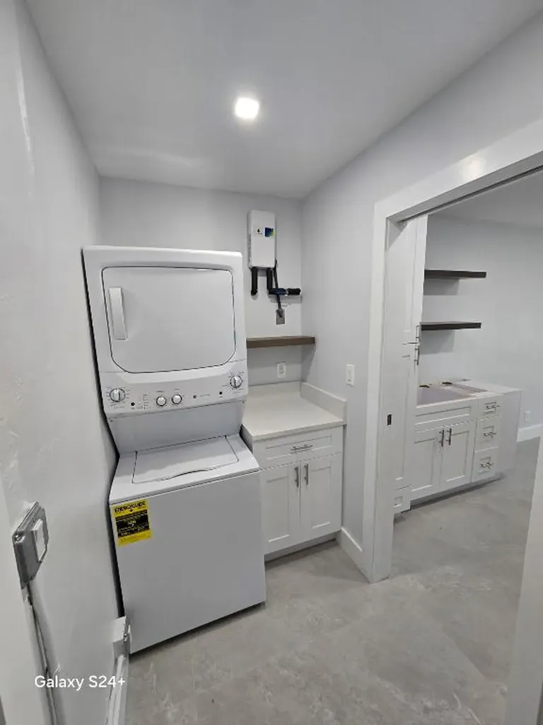 4951 SW 28th Terrace Fort Lauderdale FL 33312