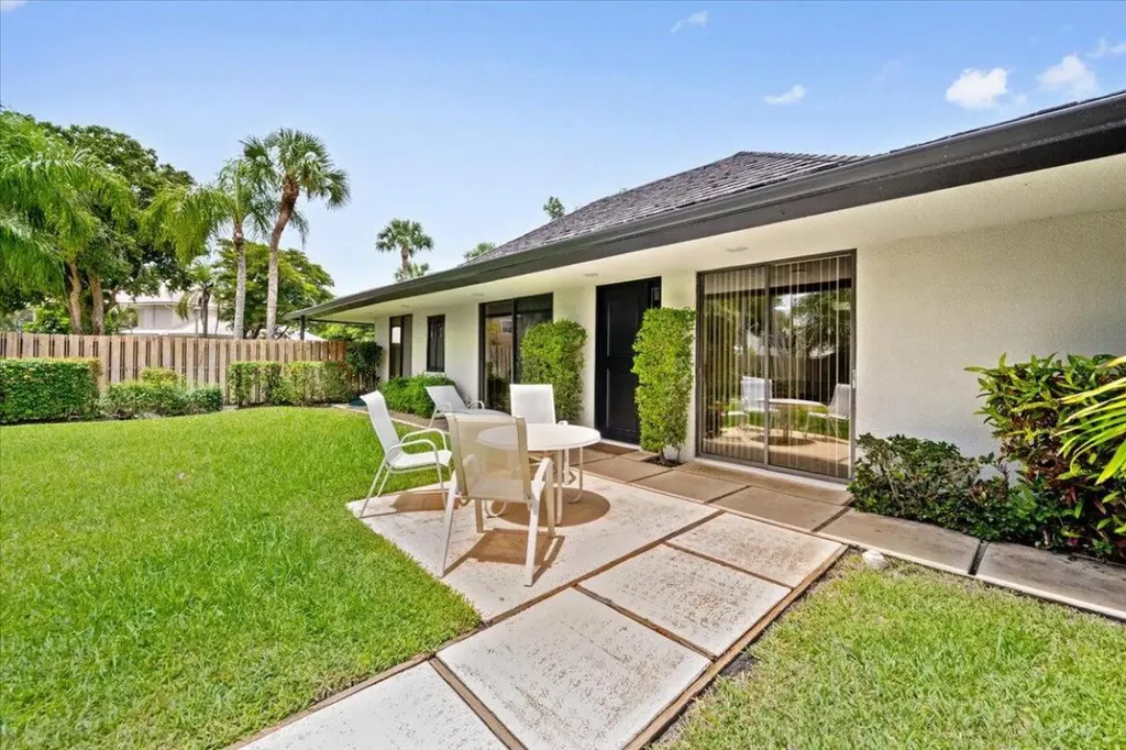 11876 Pebblewood Drive Wellington FL 33414
