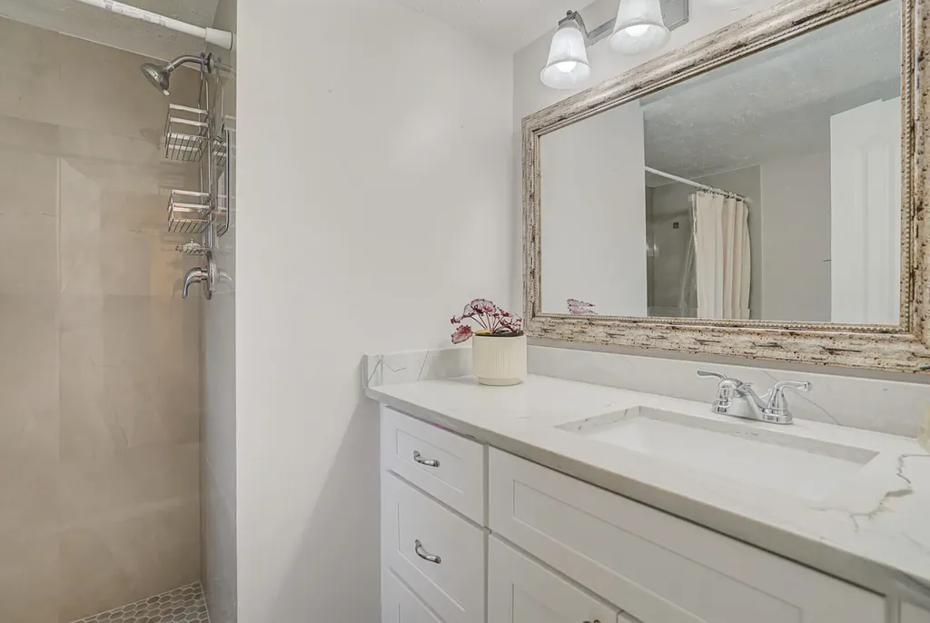 3524 Via Poinciana Lake Worth FL 33467
