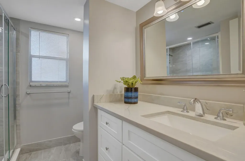 3524 Via Poinciana Lake Worth FL 33467