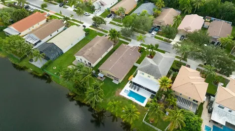 370 SW 203rd Avenue Pembroke Pines FL 33029