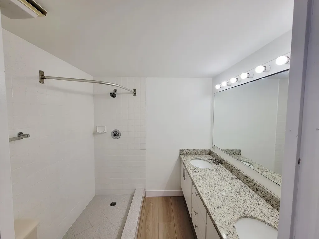 662 Burgundy N Delray Beach FL 33484