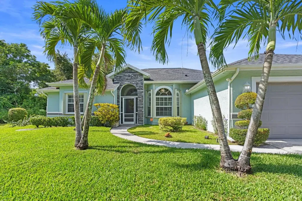 1674 SW Escobar Lane Port St Lucie FL 34953
