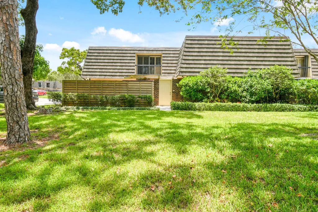 630 6th Terrace Palm Beach Gardens FL 33418