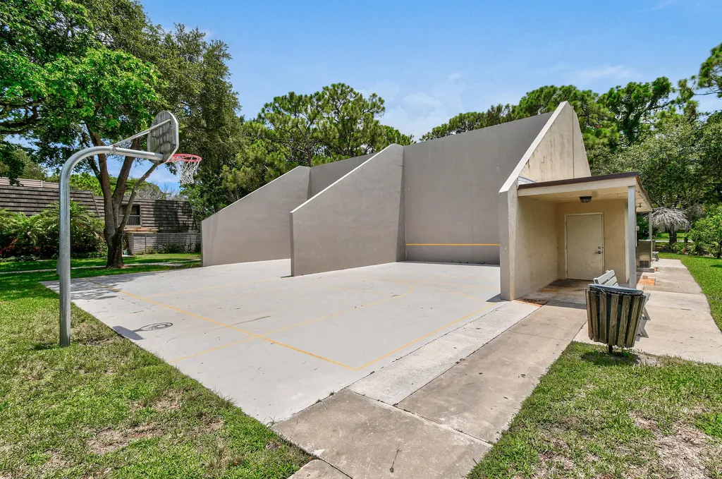 630 6th Terrace Palm Beach Gardens FL 33418