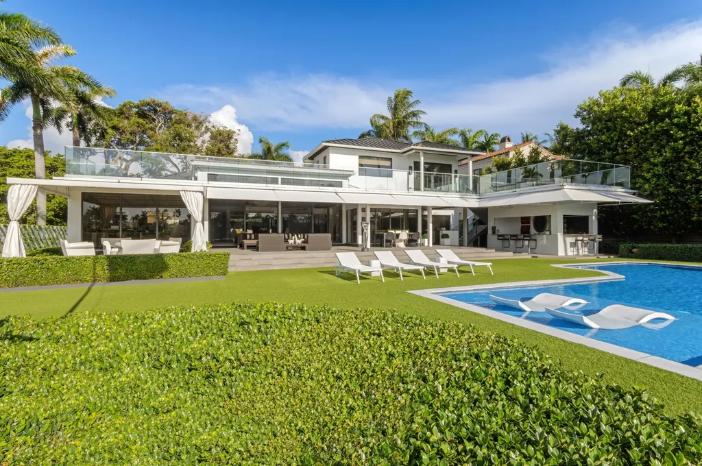201 Palm Trail Delray Beach FL 33483