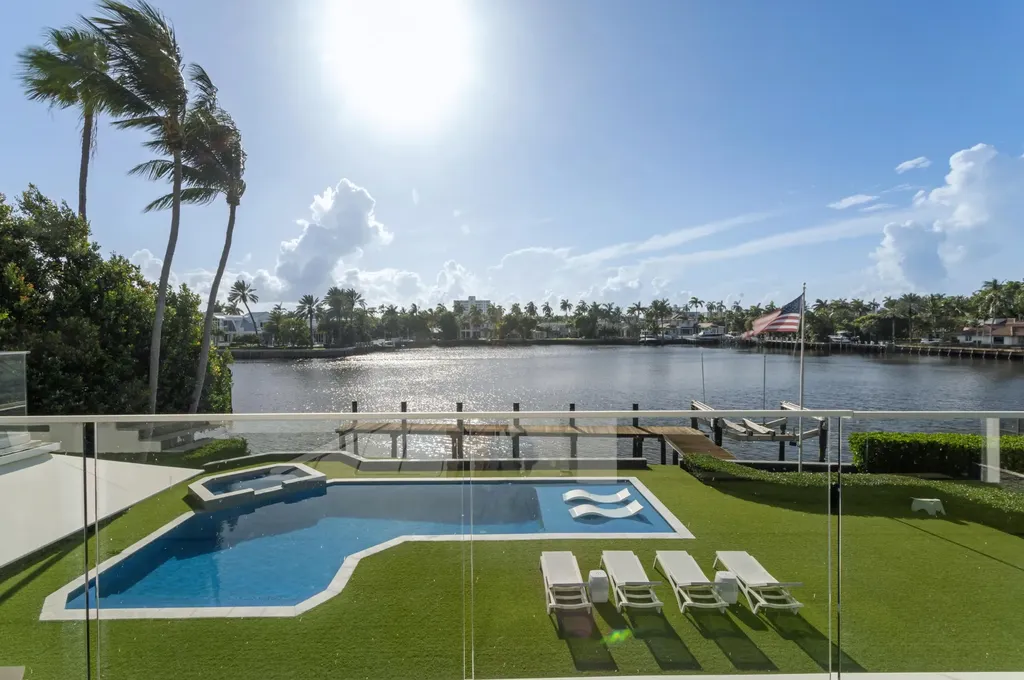 201 Palm Trail Delray Beach FL 33483