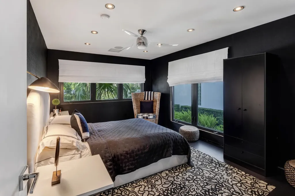 201 Palm Trail Delray Beach FL 33483