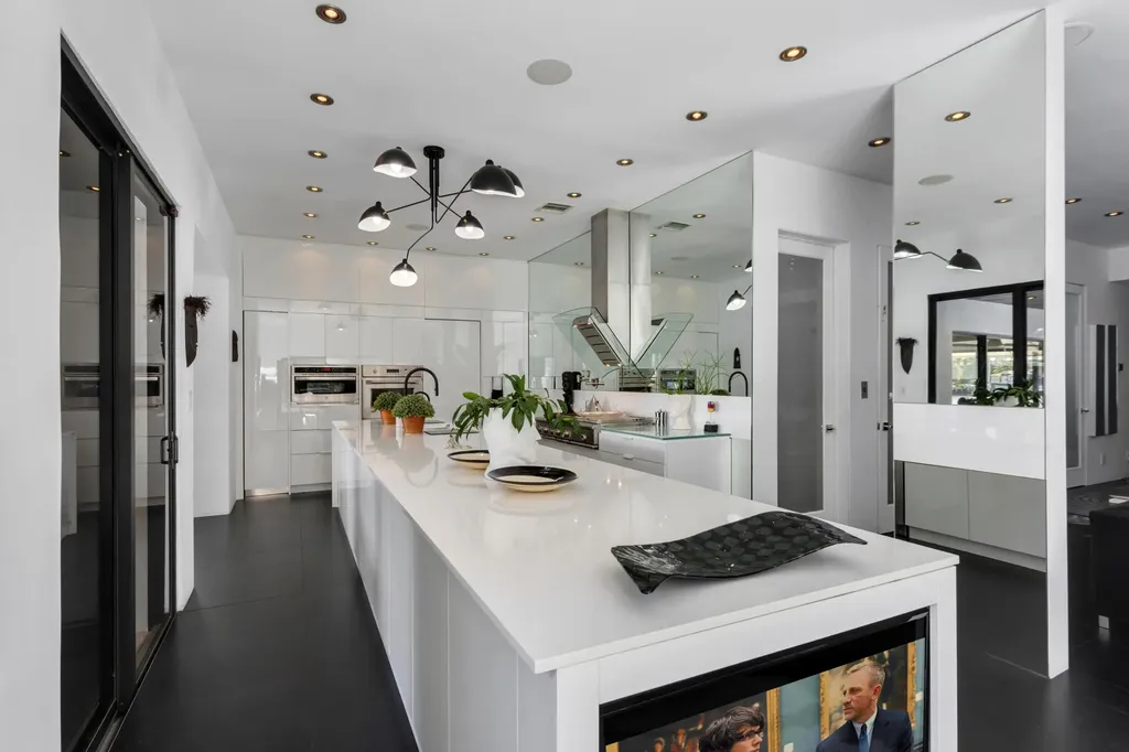 201 Palm Trail Delray Beach FL 33483