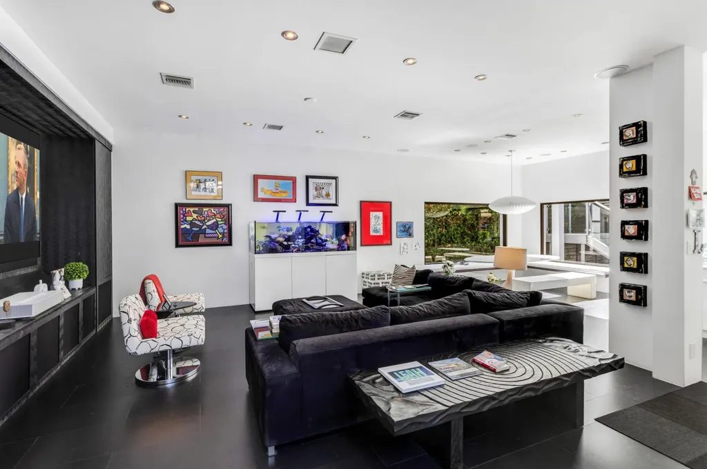 201 Palm Trail Delray Beach FL 33483