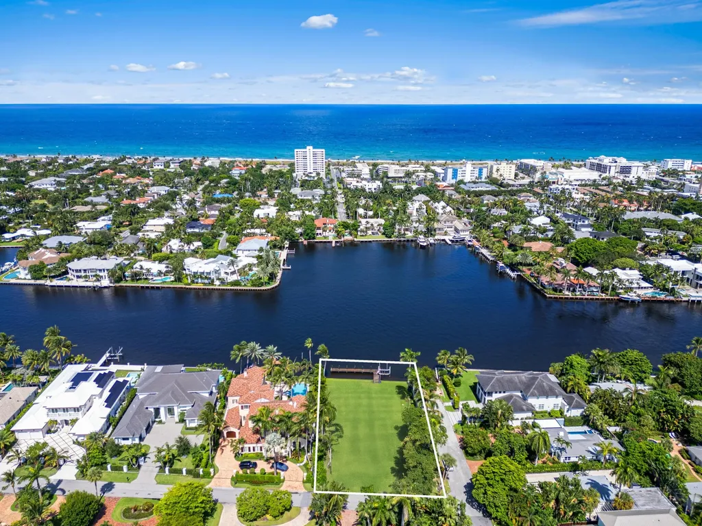 201 Palm Trail Delray Beach FL 33483