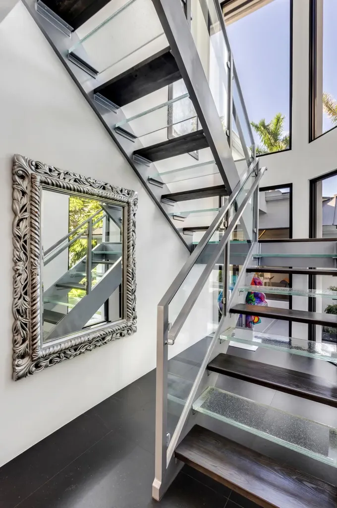 201 Palm Trail Delray Beach FL 33483
