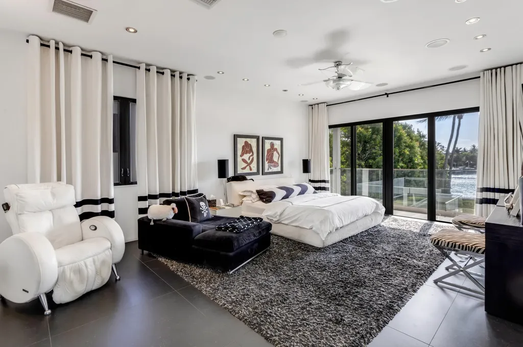 201 Palm Trail Delray Beach FL 33483