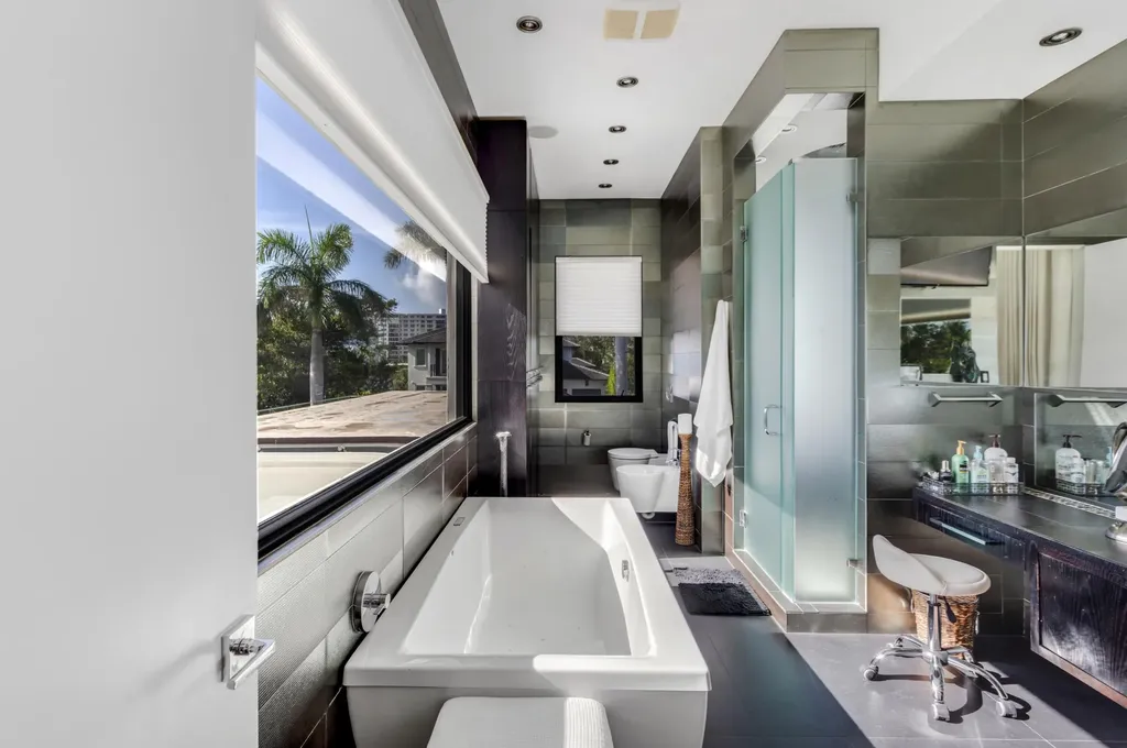 201 Palm Trail Delray Beach FL 33483
