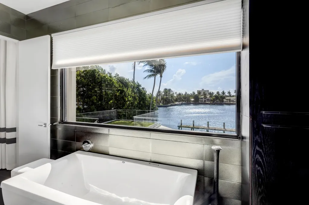 201 Palm Trail Delray Beach FL 33483