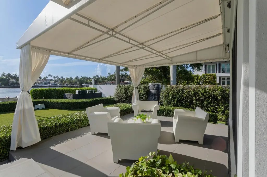 201 Palm Trail Delray Beach FL 33483