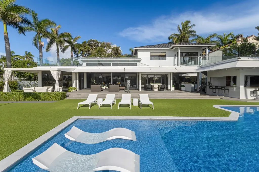 201 Palm Trail Delray Beach FL 33483