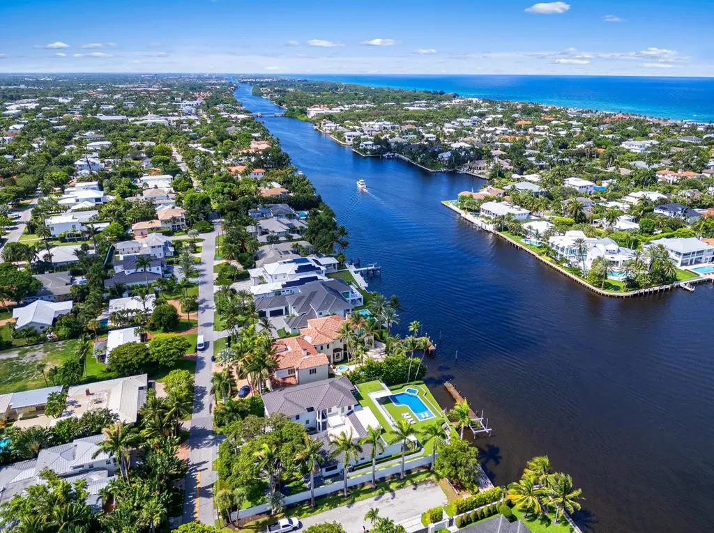 201 Palm Trail Delray Beach FL 33483