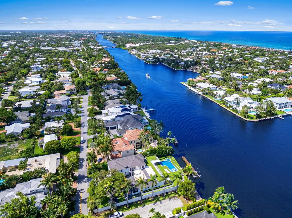 201 Palm Trail Delray Beach FL 33483