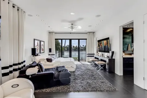 201 Palm Trail Delray Beach FL 33483