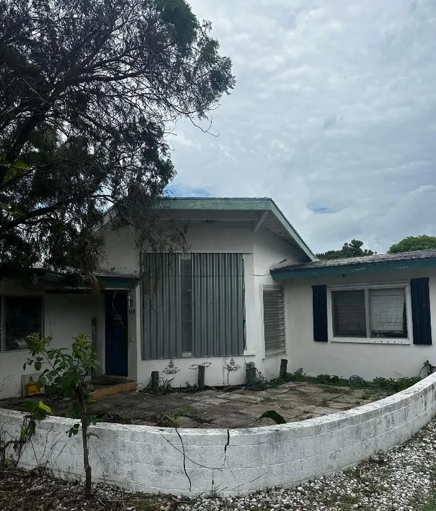 117 N Swinton Circle Delray Beach FL 33444