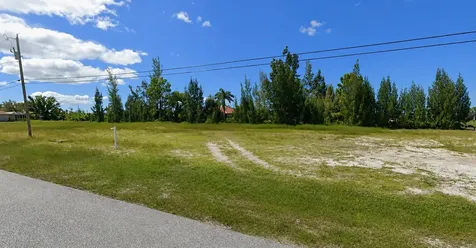 824 NE 23rd Terrace Cape Coral FL 33909