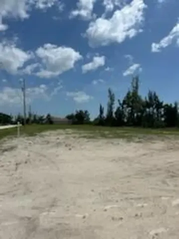 824 NE 23rd Terrace Cape Coral FL 33909