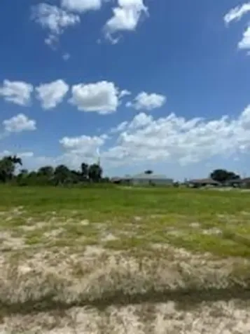 824 NE 23rd Terrace Cape Coral FL 33909