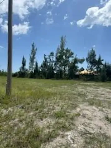 824 NE 23rd Terrace Cape Coral FL 33909