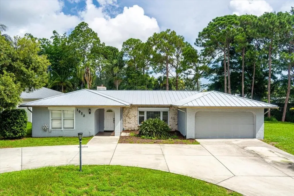 1950 SE Crowberry Drive Port St Lucie FL 34983