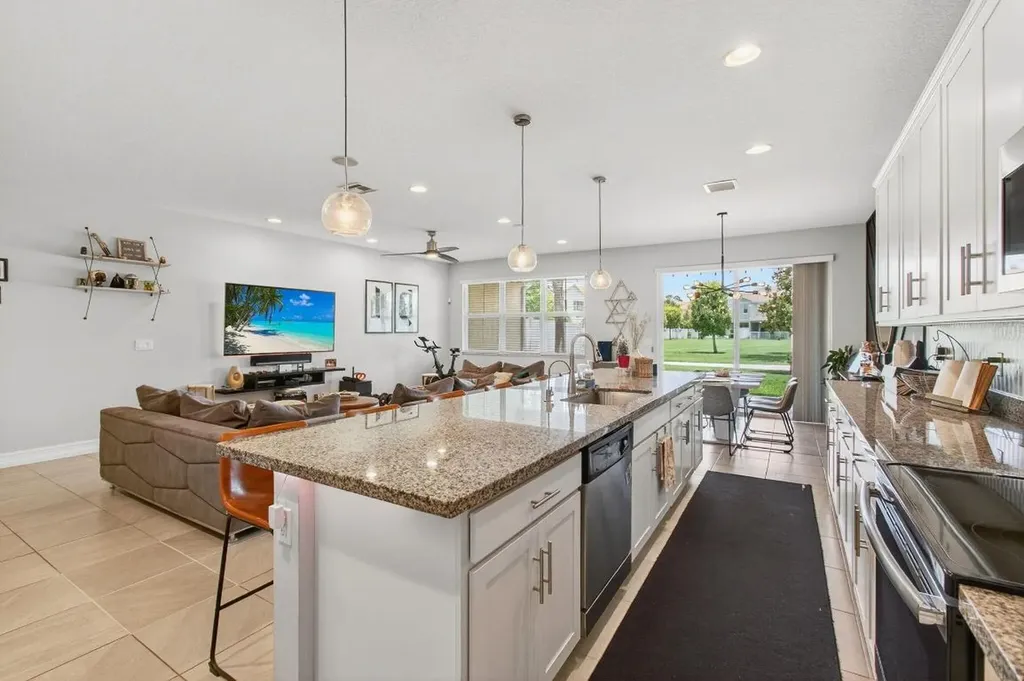 12041 Park Central Royal Palm Beach FL 33411