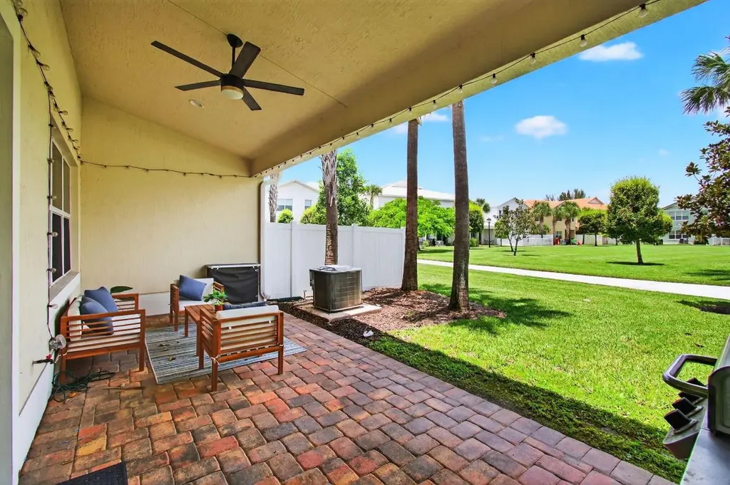 12041 Park Central Royal Palm Beach FL 33411