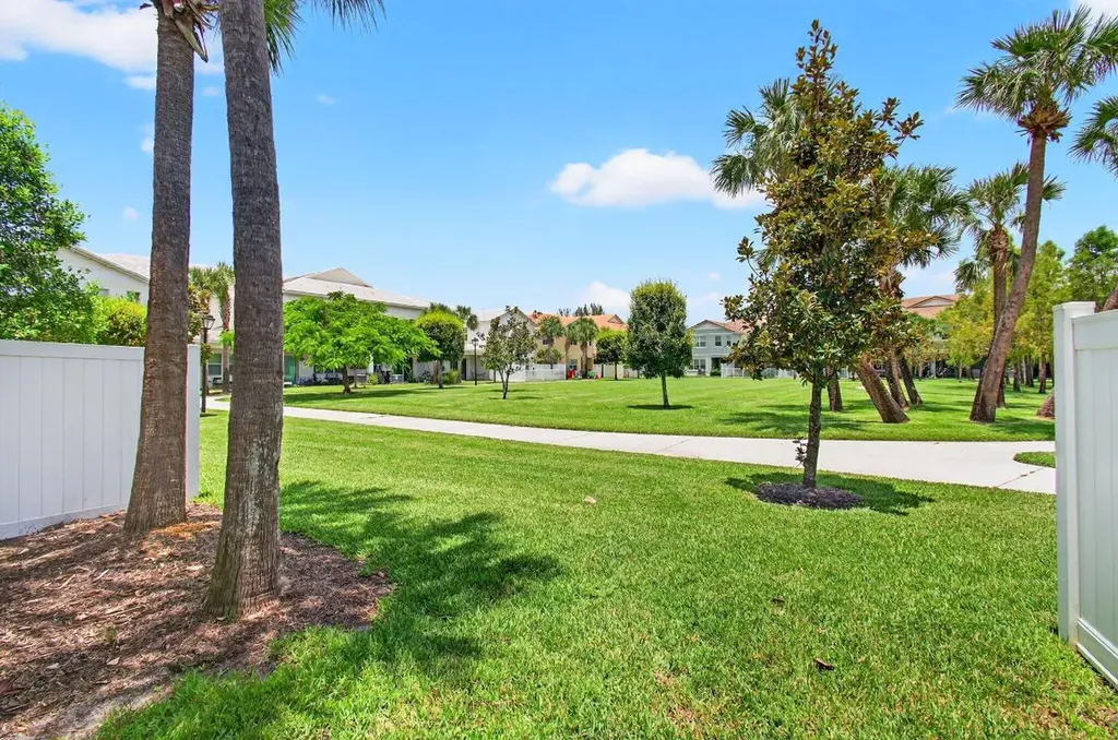 12041 Park Central Royal Palm Beach FL 33411