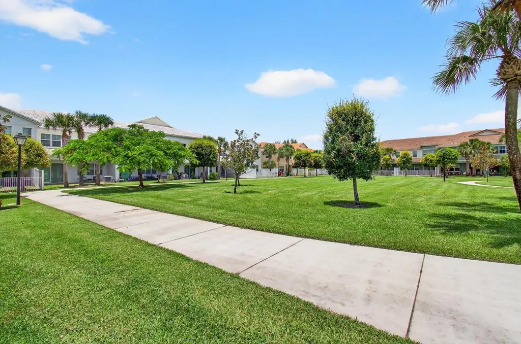12041 Park Central Royal Palm Beach FL 33411