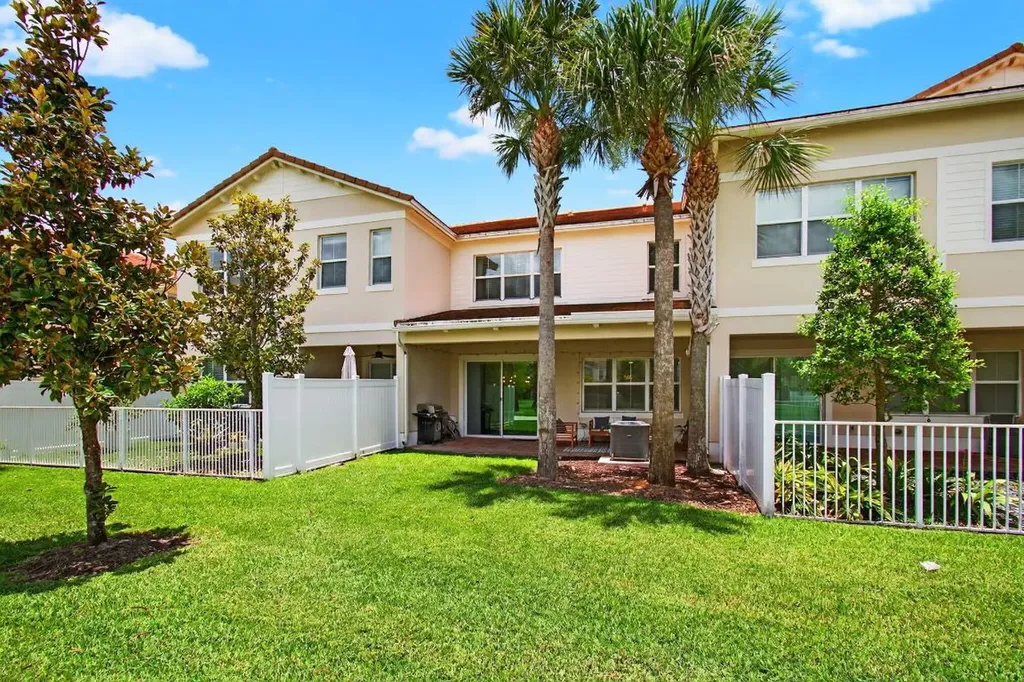12041 Park Central Royal Palm Beach FL 33411