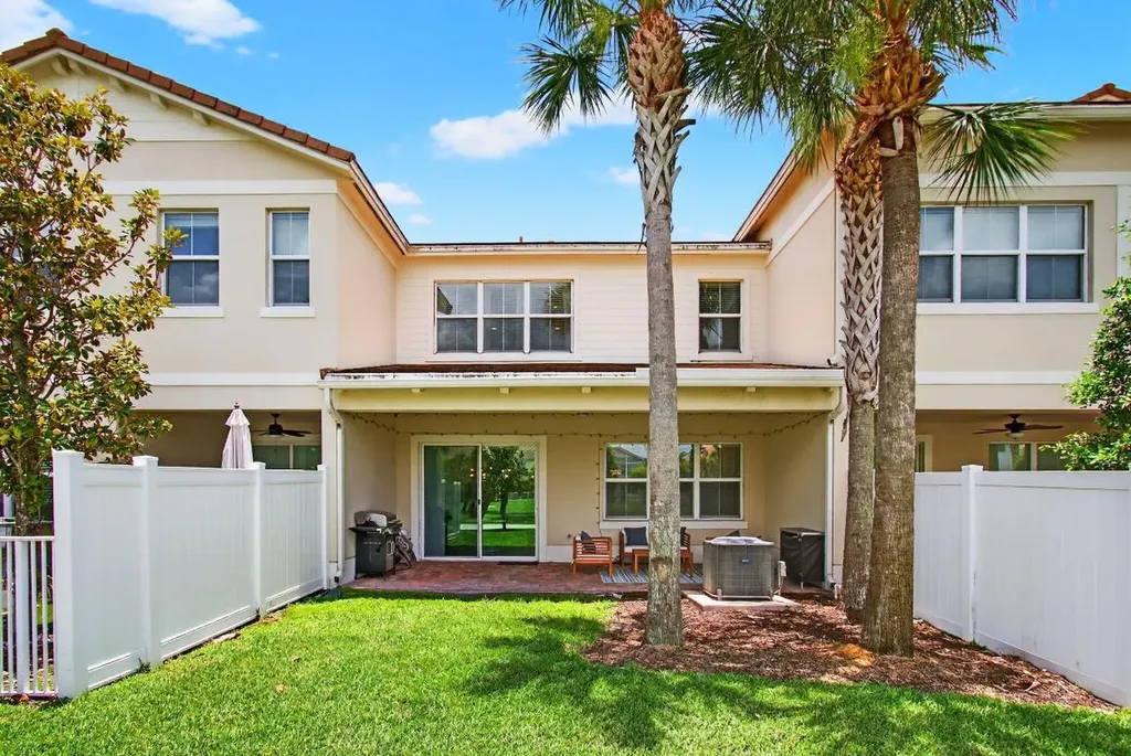 12041 Park Central Royal Palm Beach FL 33411