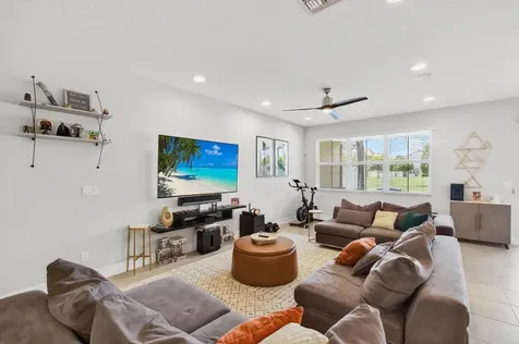12041 Park Central Royal Palm Beach FL 33411