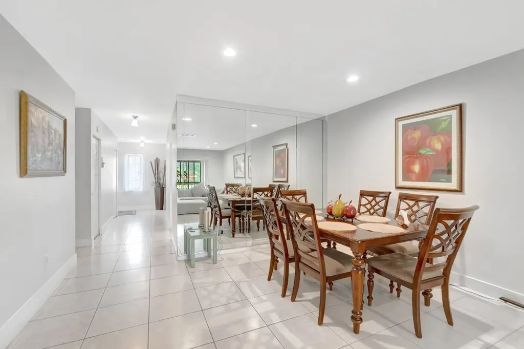 21214 Lago Circle Boca Raton FL 33433