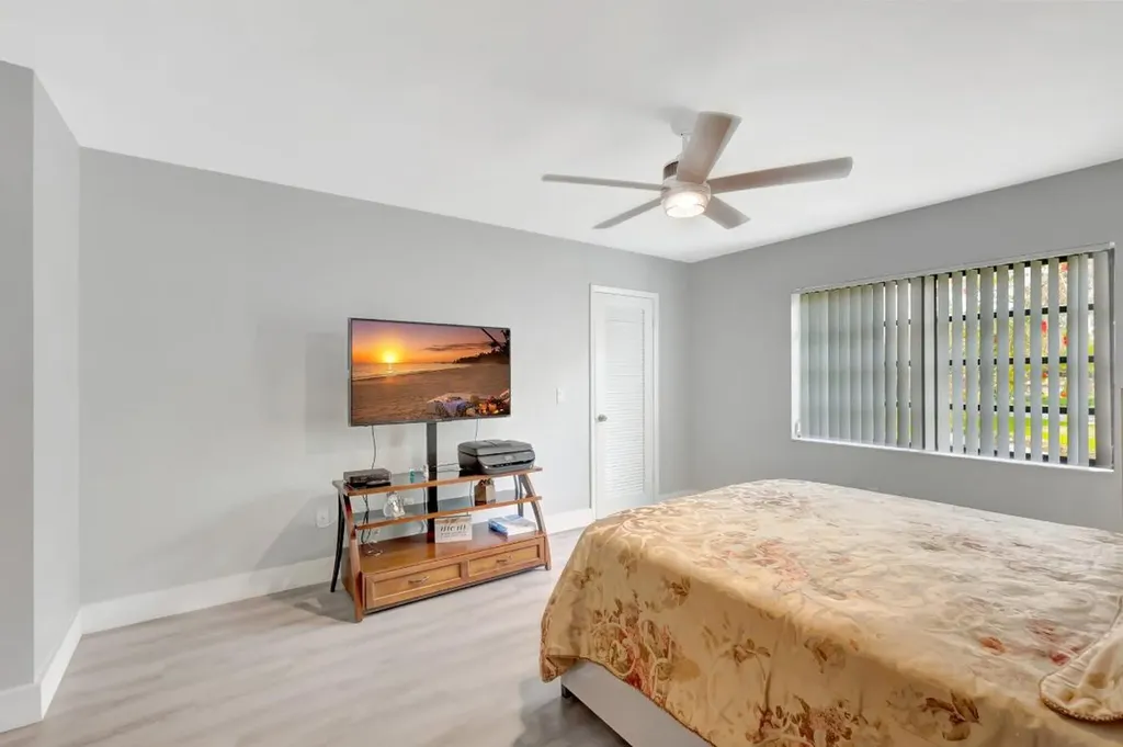 21214 Lago Circle Boca Raton FL 33433