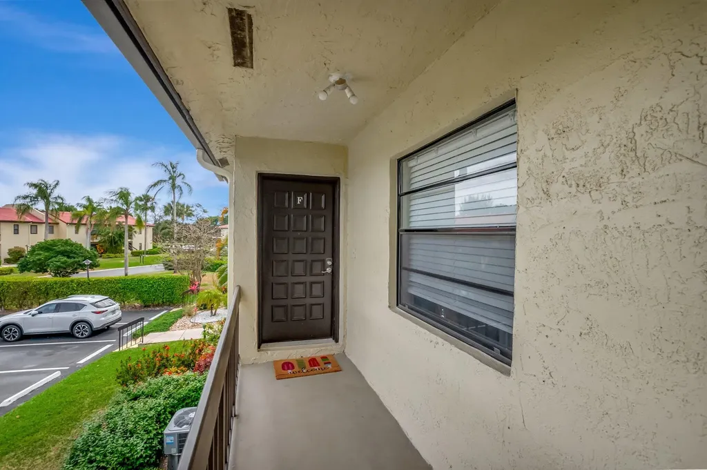 21214 Lago Circle Boca Raton FL 33433
