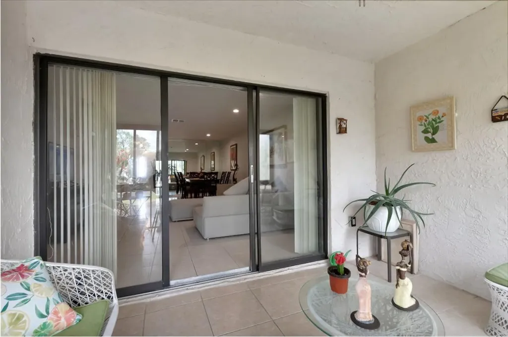 21214 Lago Circle Boca Raton FL 33433