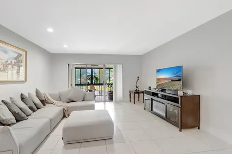 21214 Lago Circle Boca Raton FL 33433