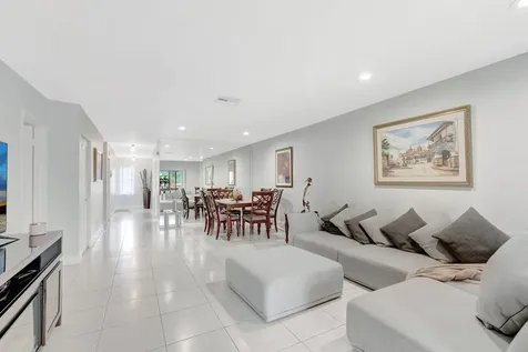 21214 Lago Circle Boca Raton FL 33433